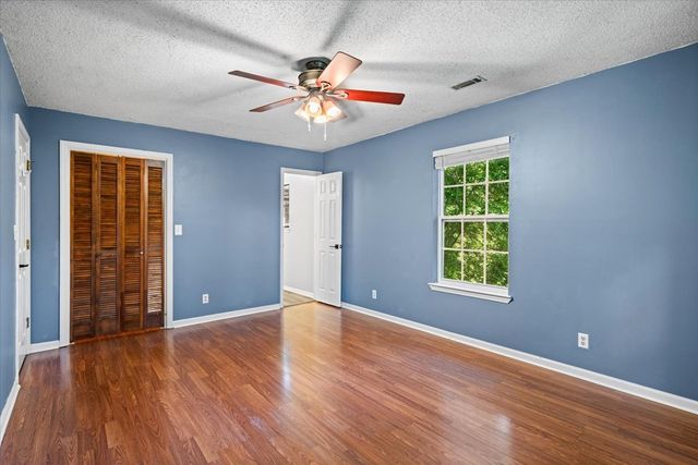 604 Pine Oaks Drive, Tunnel Hill, GA 30755