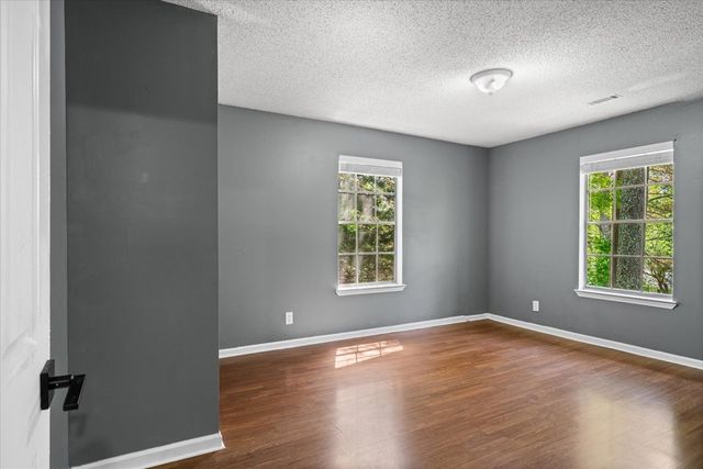 604 Pine Oaks Drive, Tunnel Hill, GA 30755