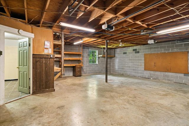 604 Pine Oaks Drive, Tunnel Hill, GA 30755