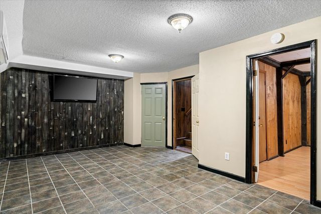604 Pine Oaks Drive, Tunnel Hill, GA 30755