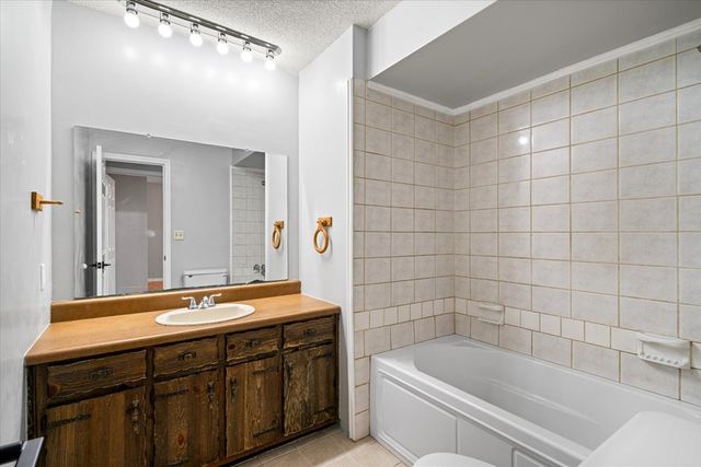 604 Pine Oaks Drive, Tunnel Hill, GA 30755