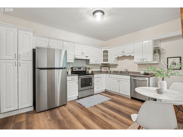 4915 Se 61ST Ave, Portland, OR 97206