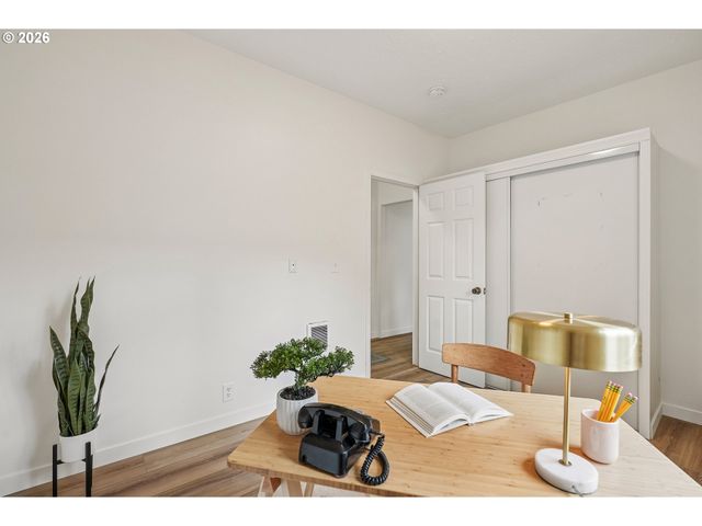 4915 Se 61ST Ave, Portland, OR 97206