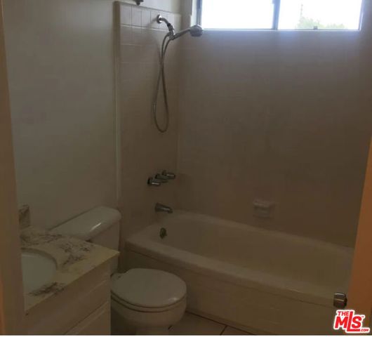 14435 Tiara Street, Van Nuys (los Angeles), CA 91401