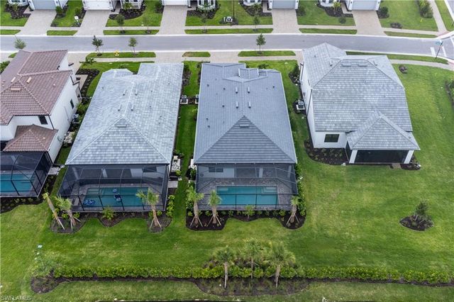 2104 Freemont WAY NE, Naples, FL 34120