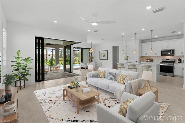 2104 Freemont WAY NE, Naples, FL 34120