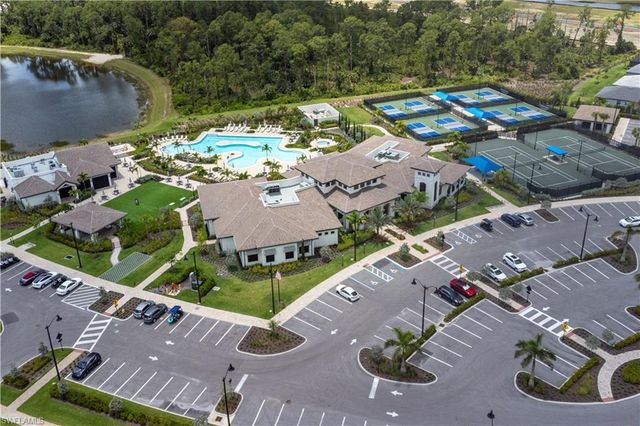 2104 Freemont WAY NE, Naples, FL 34120