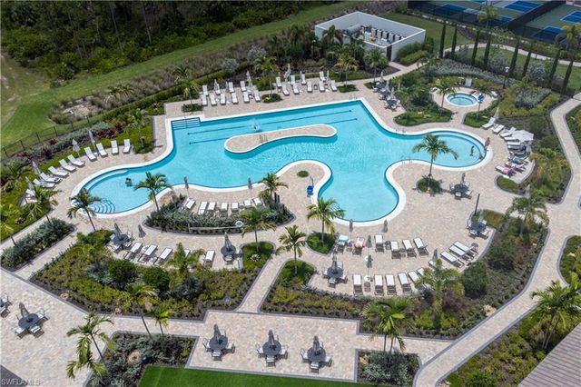 2104 Freemont WAY NE, Naples, FL 34120