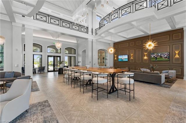 2104 Freemont WAY NE, Naples, FL 34120