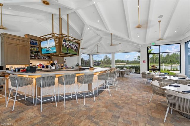 2104 Freemont WAY NE, Naples, FL 34120