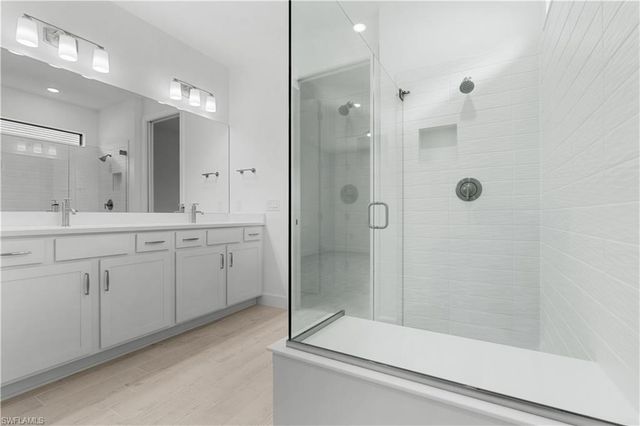 2104 Freemont WAY NE, Naples, FL 34120