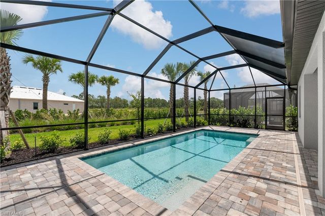 2104 Freemont WAY NE, Naples, FL 34120