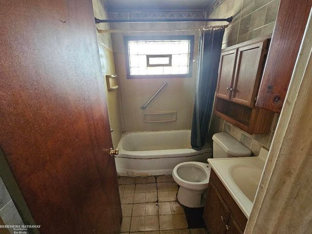 6017 Katherine Street, Taylor, MI 48180
