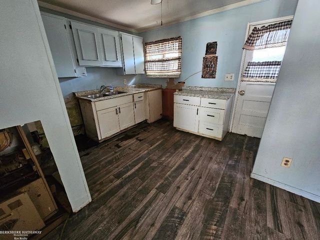 6017 Katherine Street, Taylor, MI 48180