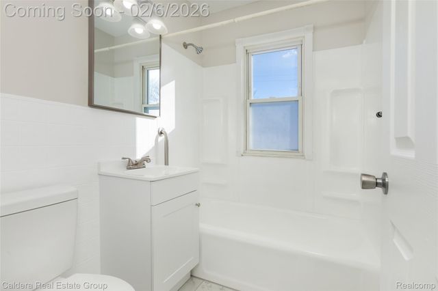 44686 Davis Drive, Utica, MI 48317