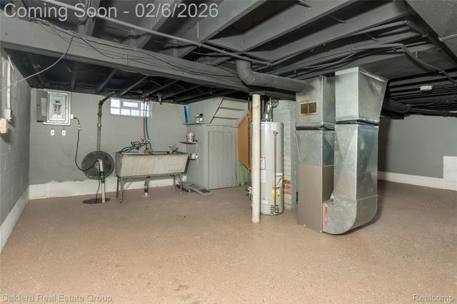 44686 Davis Drive, Utica, MI 48317