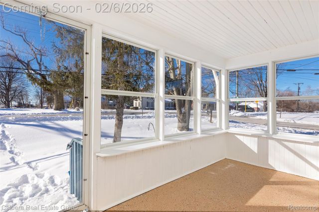 44686 Davis Drive, Utica, MI 48317