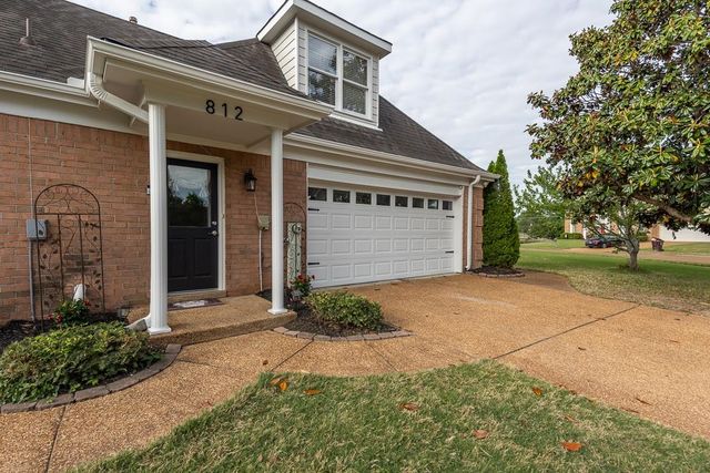 812 PLANTERS RIDGE DR, Collierville, TN 38017