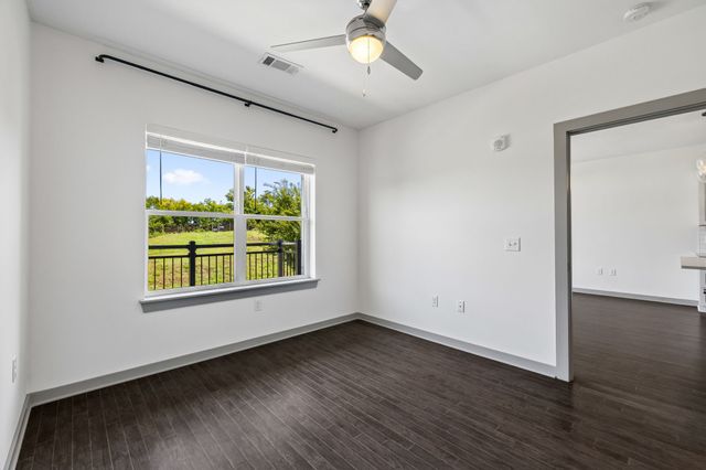 1638 54th Ave N Apt 203, Nashville, TN 37209