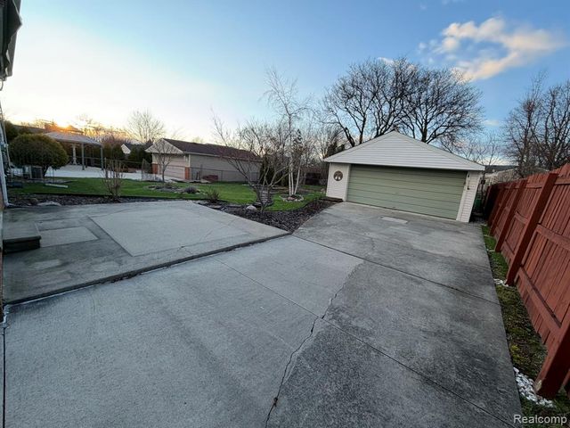 38386 Maes Street, Westland, MI 48186