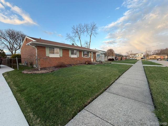 38386 Maes Street, Westland, MI 48186