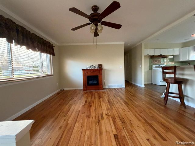 38386 Maes Street, Westland, MI 48186