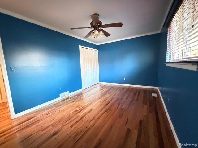 38386 Maes Street, Westland, MI 48186