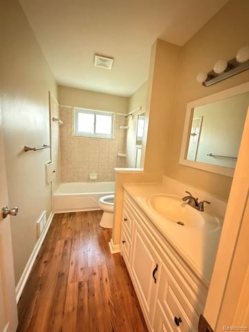 38386 Maes Street, Westland, MI 48186