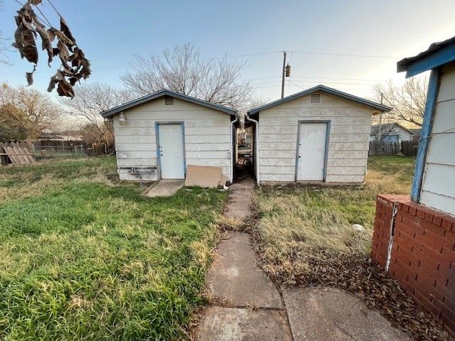 214 Coke Street, Tye, TX 79563