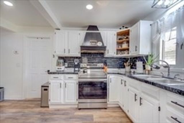 74 Oakland St, Brockton, MA 02302