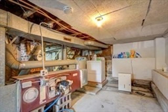 74 Oakland St, Brockton, MA 02302