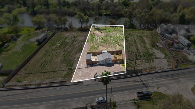 2504 Paradise Rd, Modesto, CA 95358