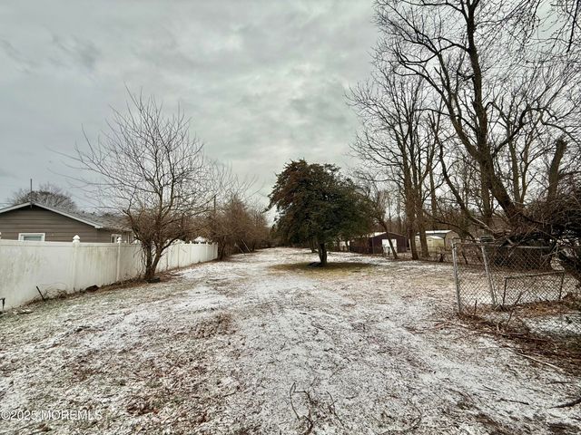 30 Maple Avenue, New Egypt, NJ 08533