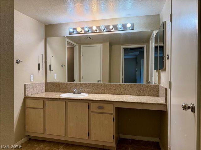 555 East Silverado Ranch Boulevard 2078, Las Vegas, NV 89183