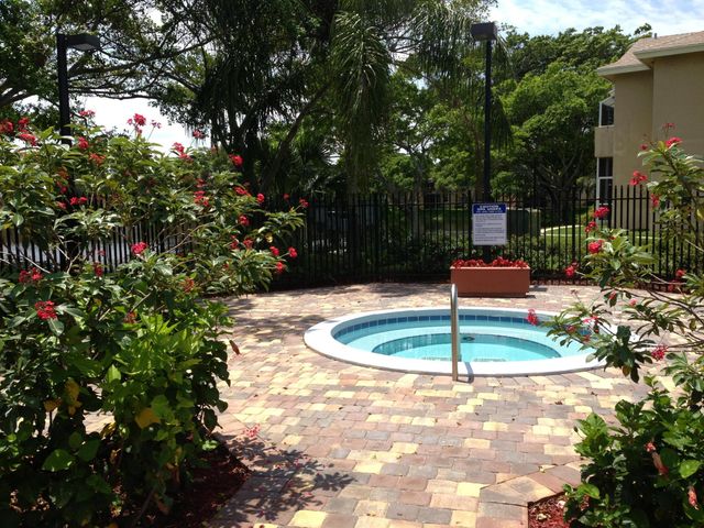 641 Cypress Lake Boulevard P, Deerfield Beach, FL 33064