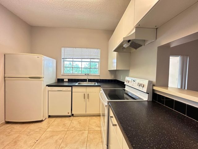 641 Cypress Lake Boulevard P, Deerfield Beach, FL 33064