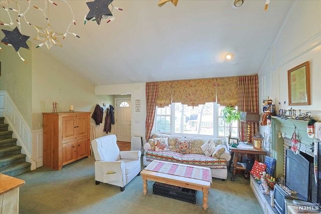 56 Ronald Court, Ramsey, NJ 07446
