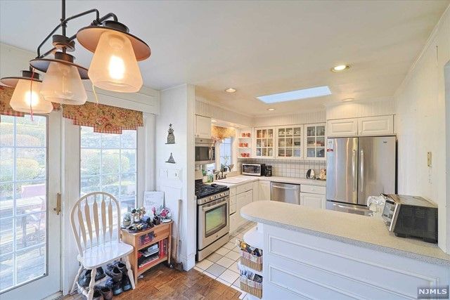 56 Ronald Court, Ramsey, NJ 07446