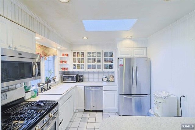 56 Ronald Court, Ramsey, NJ 07446