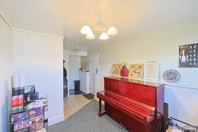56 Ronald Court, Ramsey, NJ 07446