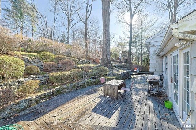 56 Ronald Court, Ramsey, NJ 07446