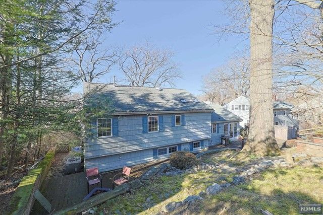 56 Ronald Court, Ramsey, NJ 07446
