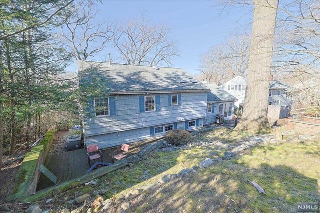 56 Ronald Court, Ramsey, NJ 07446