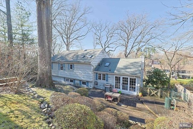 56 Ronald Court, Ramsey, NJ 07446