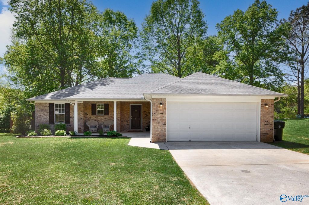 116 Lisa Michele Drive, Huntsville, AL 35811