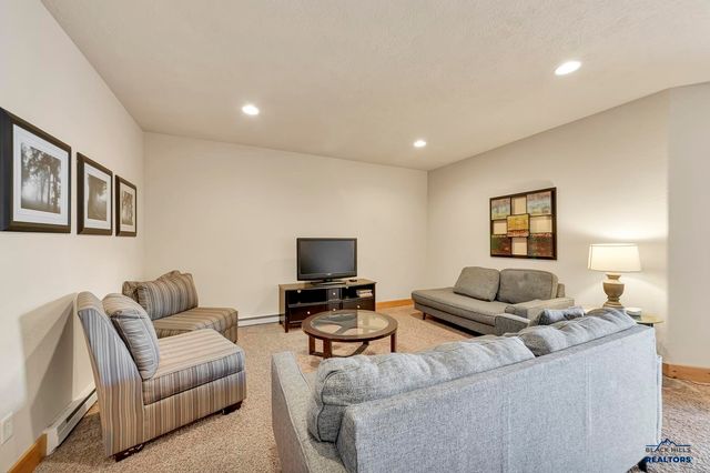 21152 STEWART SLOPE CIR, Lead, SD 57754