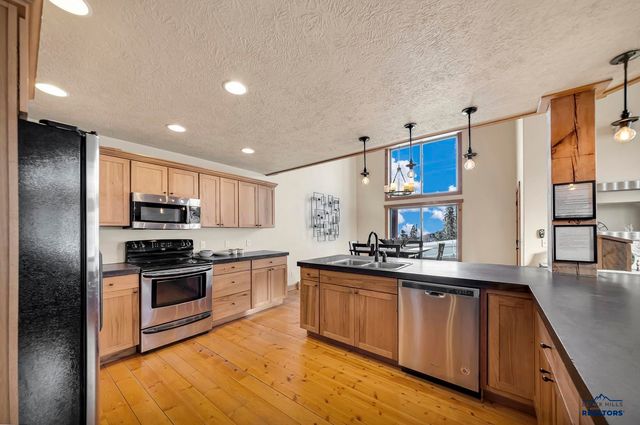 21152 STEWART SLOPE CIR, Lead, SD 57754