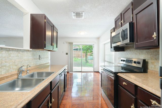 1106 Boling Brook, San Antonio, TX 78245