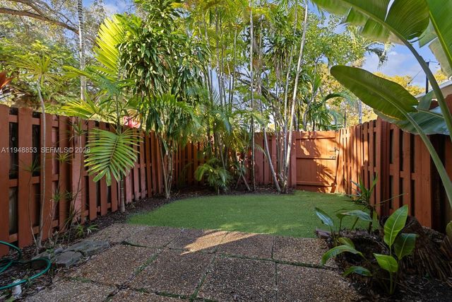 7867 SW 102nd Ln, Miami, FL 33156