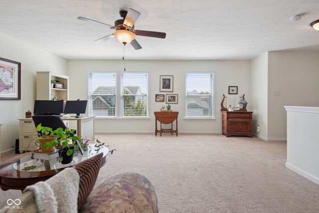 2094 Buckthorn Drive, Columbus, IN 47201